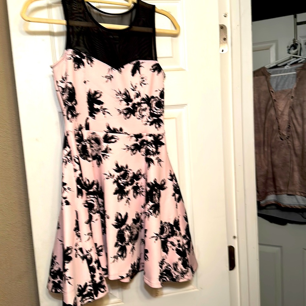 NWOT-Trixxi dress size Small